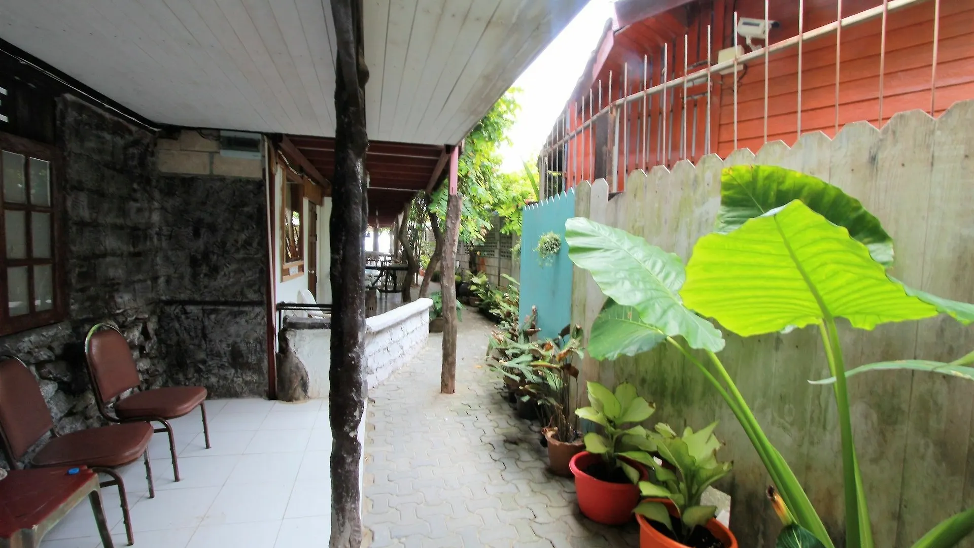 Hotel Film House Islas Phi Phi 2*,  Tailandia